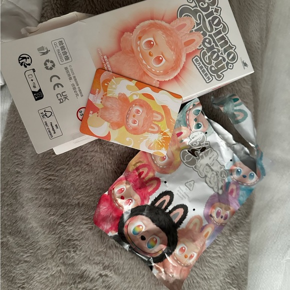 Pop Mart Labubu: The Monsters Big into Energy Series – Vinyl Plush Pendant - Picture 8 of 8